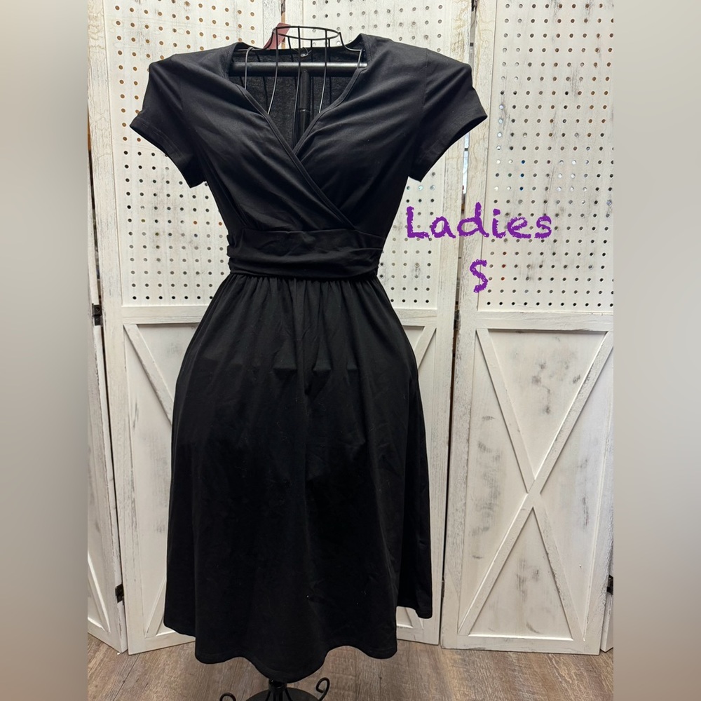 NWT size Sm black dress